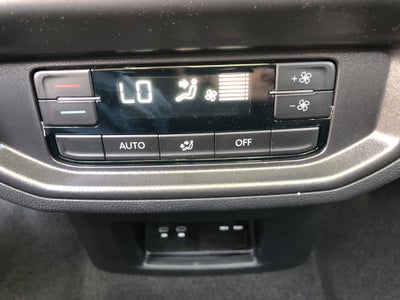 2026 Volkswagen Atlas 2.0T SE w/Technology w/captains chairs, panoramic sunroof and black wheel package