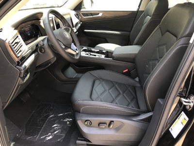 2026 Volkswagen Atlas 2.0T SE w/Technology w/captains chairs, panoramic sunroof and black wheel package