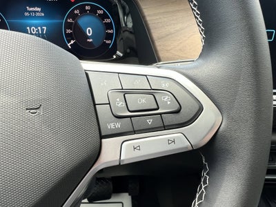 2026 Volkswagen Atlas 2.0T SE w/Technology w/panoramic sunroof and black wheel package