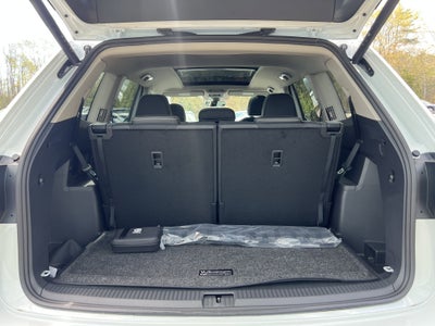 2026 Volkswagen Atlas 2.0T SE w/Technology w/panoramic sunroof and black wheel package