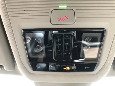 2026 Volkswagen Atlas 2.0T SE w/Technology w/panoramic sunroof and black wheel package