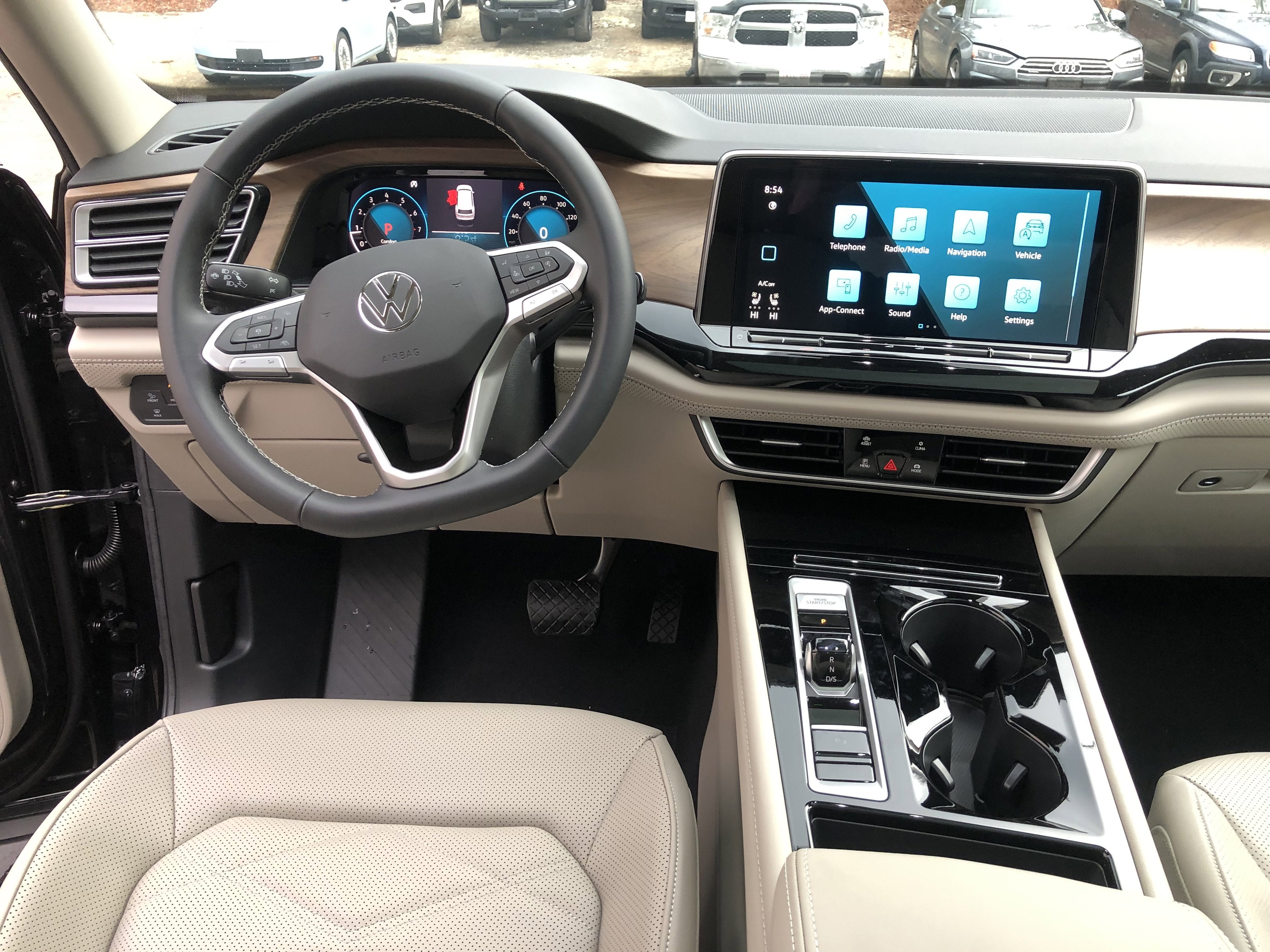 2026 Volkswagen Atlas 2.0T SE w/Technology w/panoramic sunroof and black wheel package