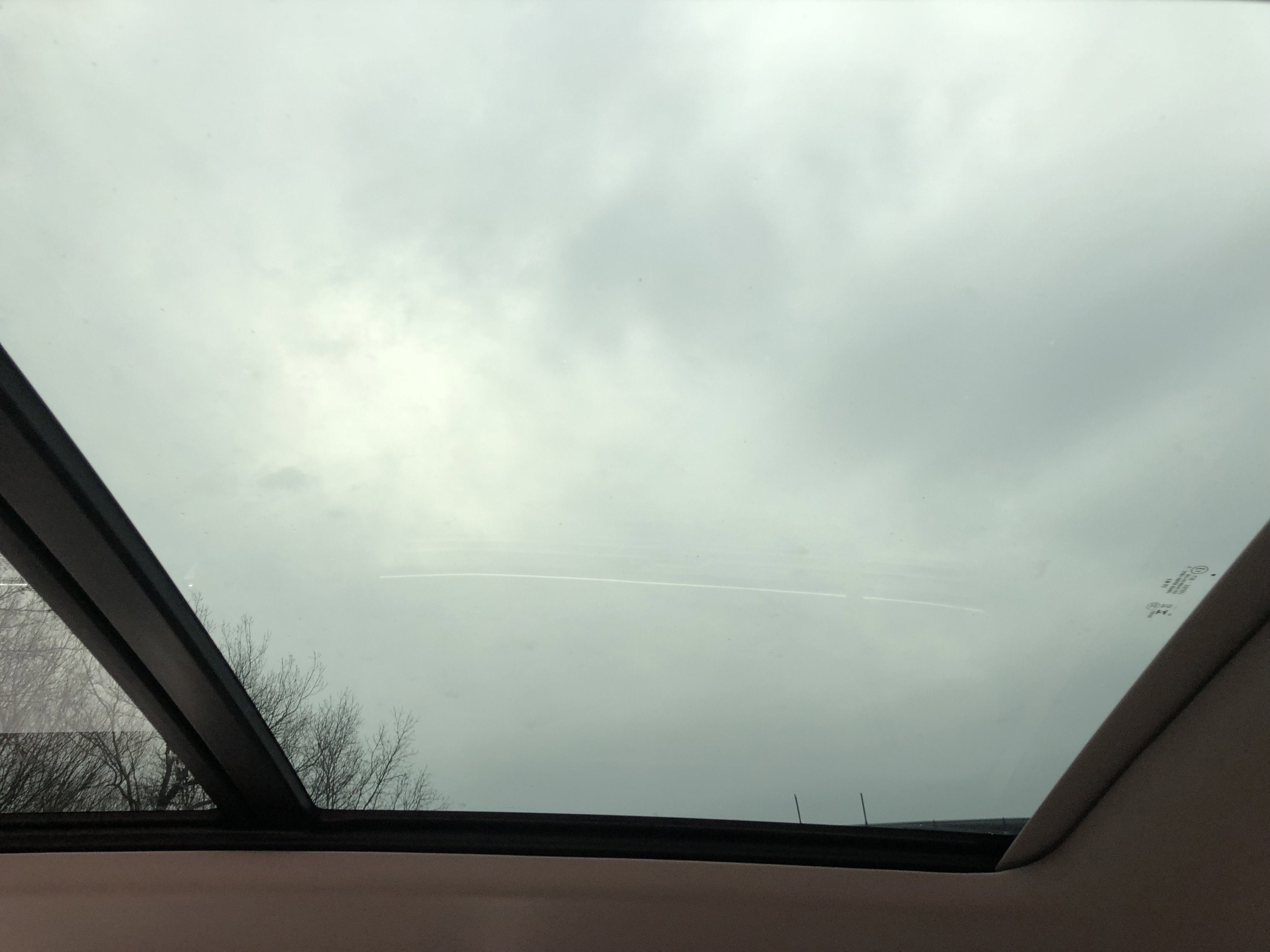 2026 Volkswagen Atlas 2.0T SE w/Technology w/panoramic sunroof and black wheel package