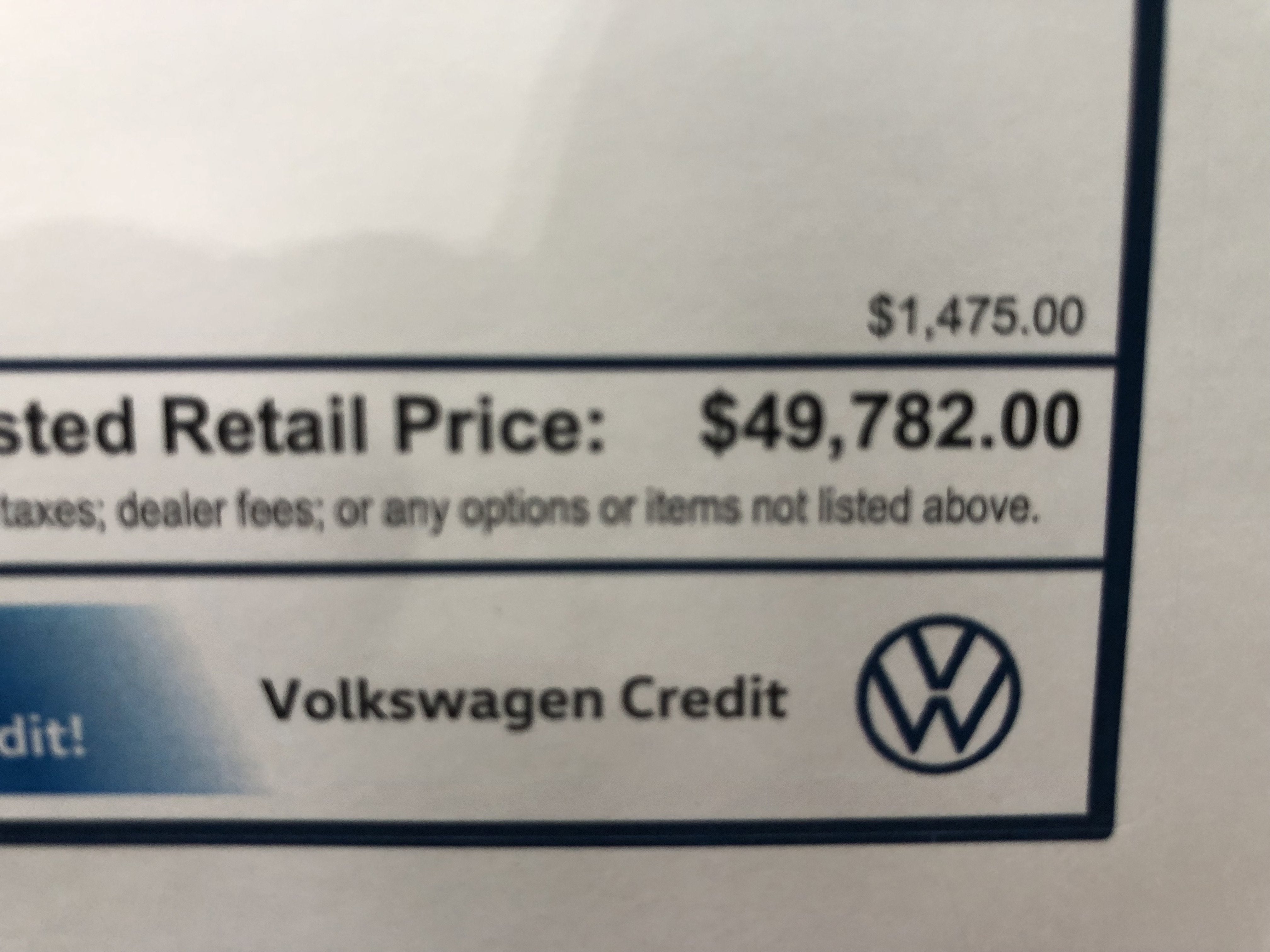 2026 Volkswagen Atlas 2.0T SE w/Technology w/panoramic sunroof and black wheel package