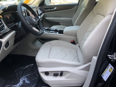2026 Volkswagen Atlas 2.0T SE w/Technology w/panoramic sunroof and black wheel package