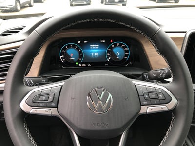 2026 Volkswagen Atlas 2.0T SE w/Technology w/captains chairs and panoramic sunroof
