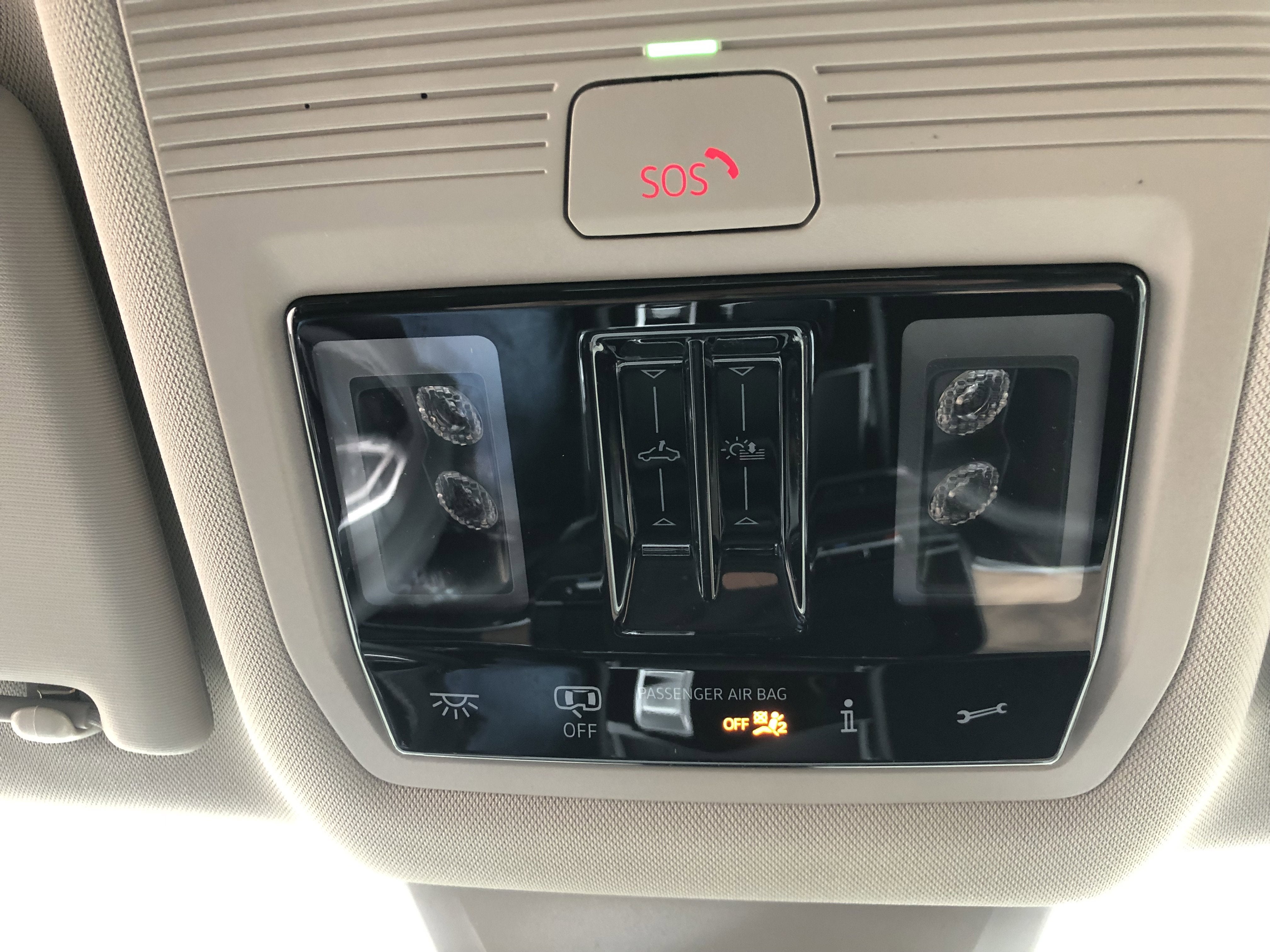 2026 Volkswagen Atlas 2.0T SE w/Technology w/captains chairs and panoramic sunroof