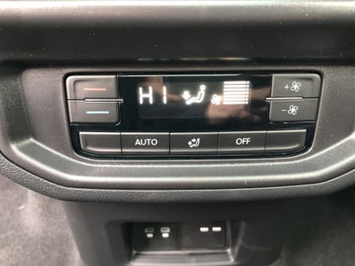 2026 Volkswagen Atlas 2.0T SE w/Technology w/captains chairs and panoramic sunroof
