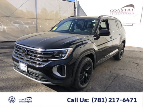 2026 Volkswagen Atlas 2.0T SE w/Technology w/panoramic sunroof and black wheel package