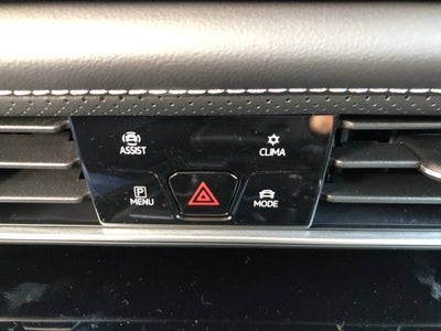 2026 Volkswagen Atlas 2.0T SE w/Technology w/panoramic sunroof and black wheel package
