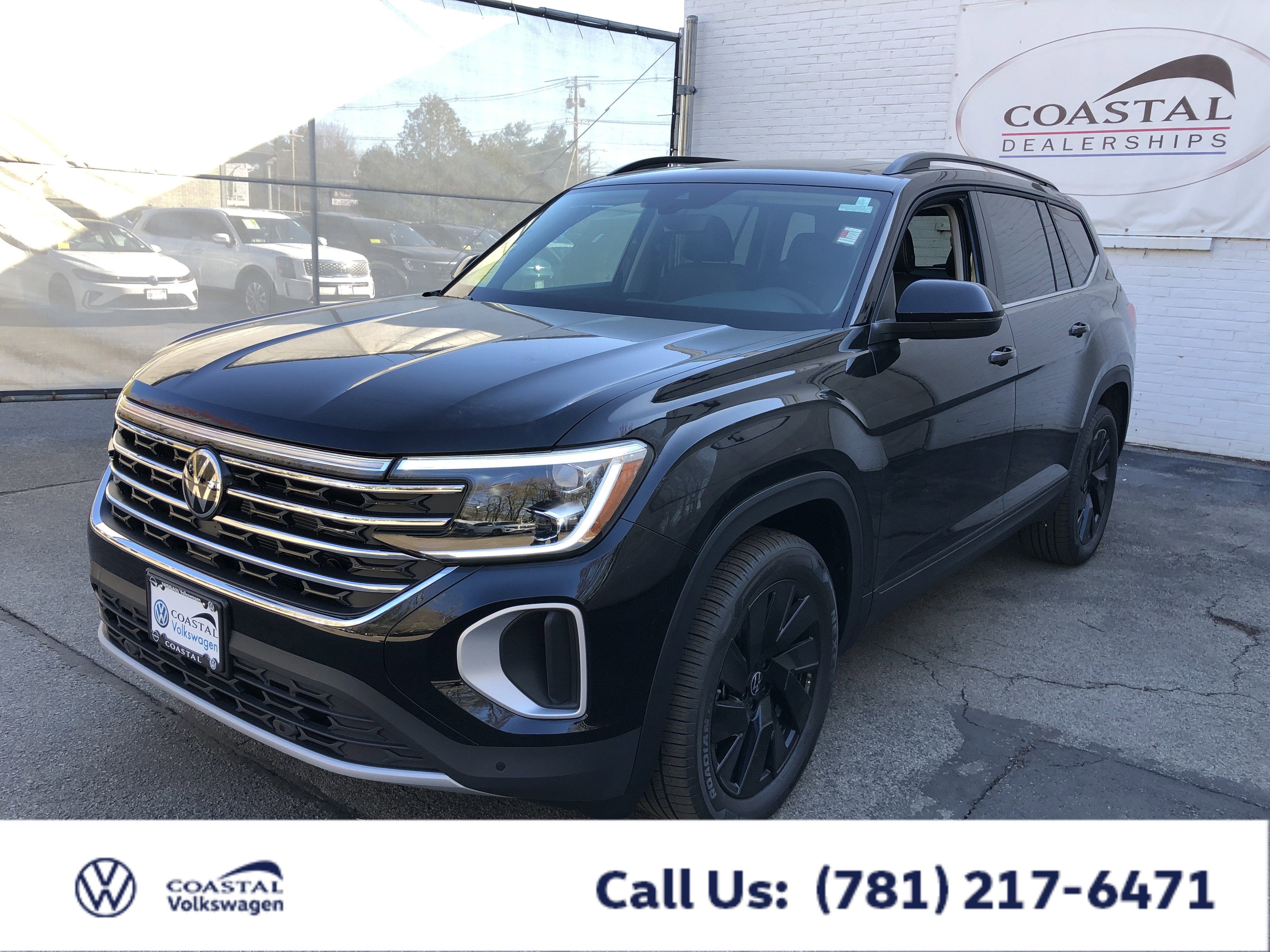 2026 Volkswagen Atlas 2.0T SE w/Technology w/captains chairs, panoramic sunroof and black wheel package