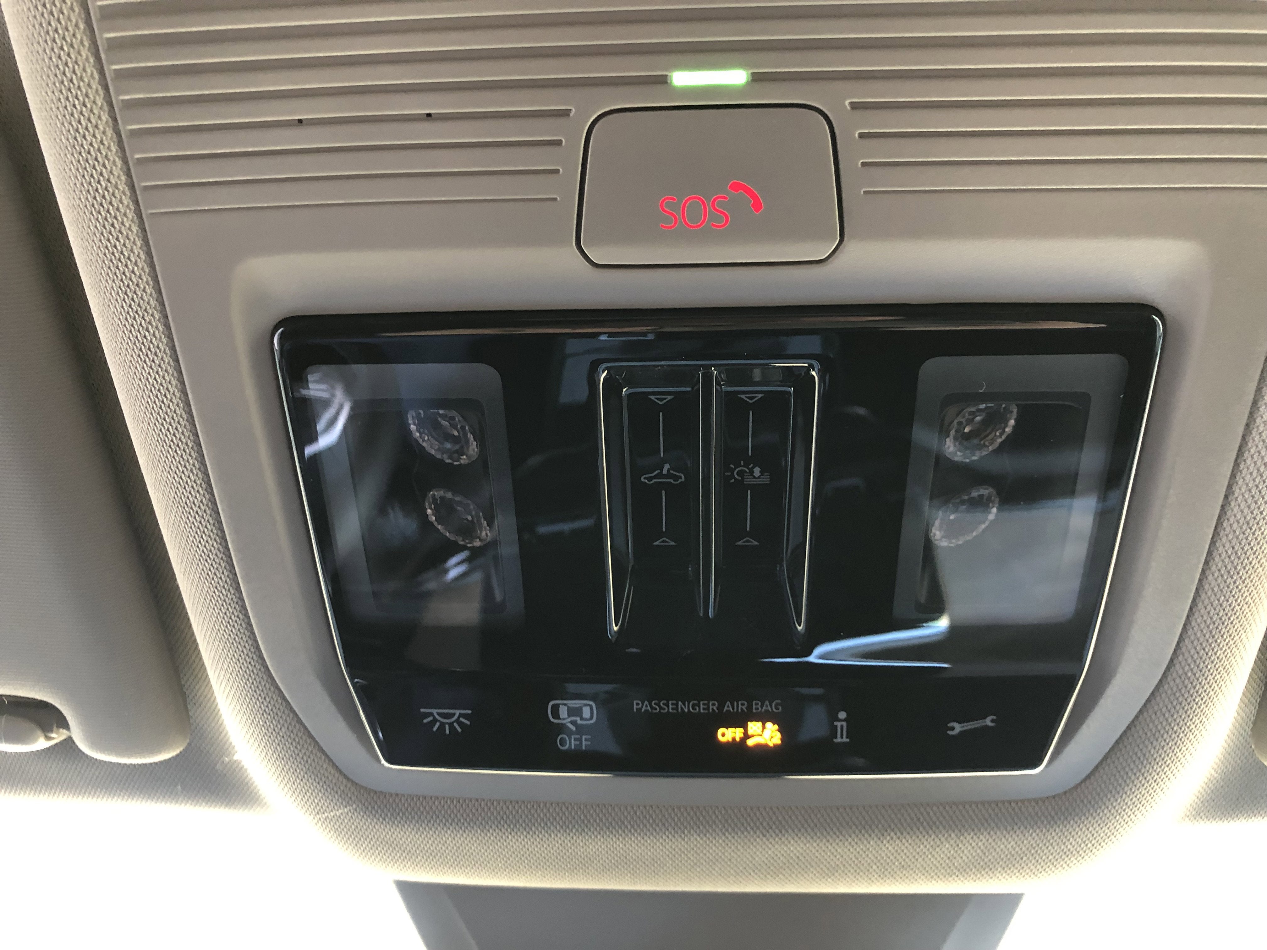 2026 Volkswagen Atlas 2.0T SE w/Technology w/captains chairs, panoramic sunroof and black wheel package