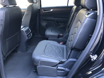 2026 Volkswagen Atlas 2.0T SE w/Technology w/captains chairs, panoramic sunroof and black wheel package