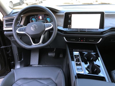 2026 Volkswagen Atlas 2.0T SE w/Technology w/captains chairs, panoramic sunroof and black wheel package
