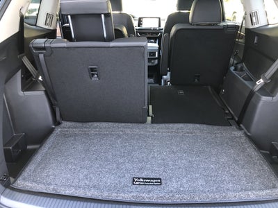 2026 Volkswagen Atlas 2.0T SE w/Technology w/captains chairs, panoramic sunroof and black wheel package