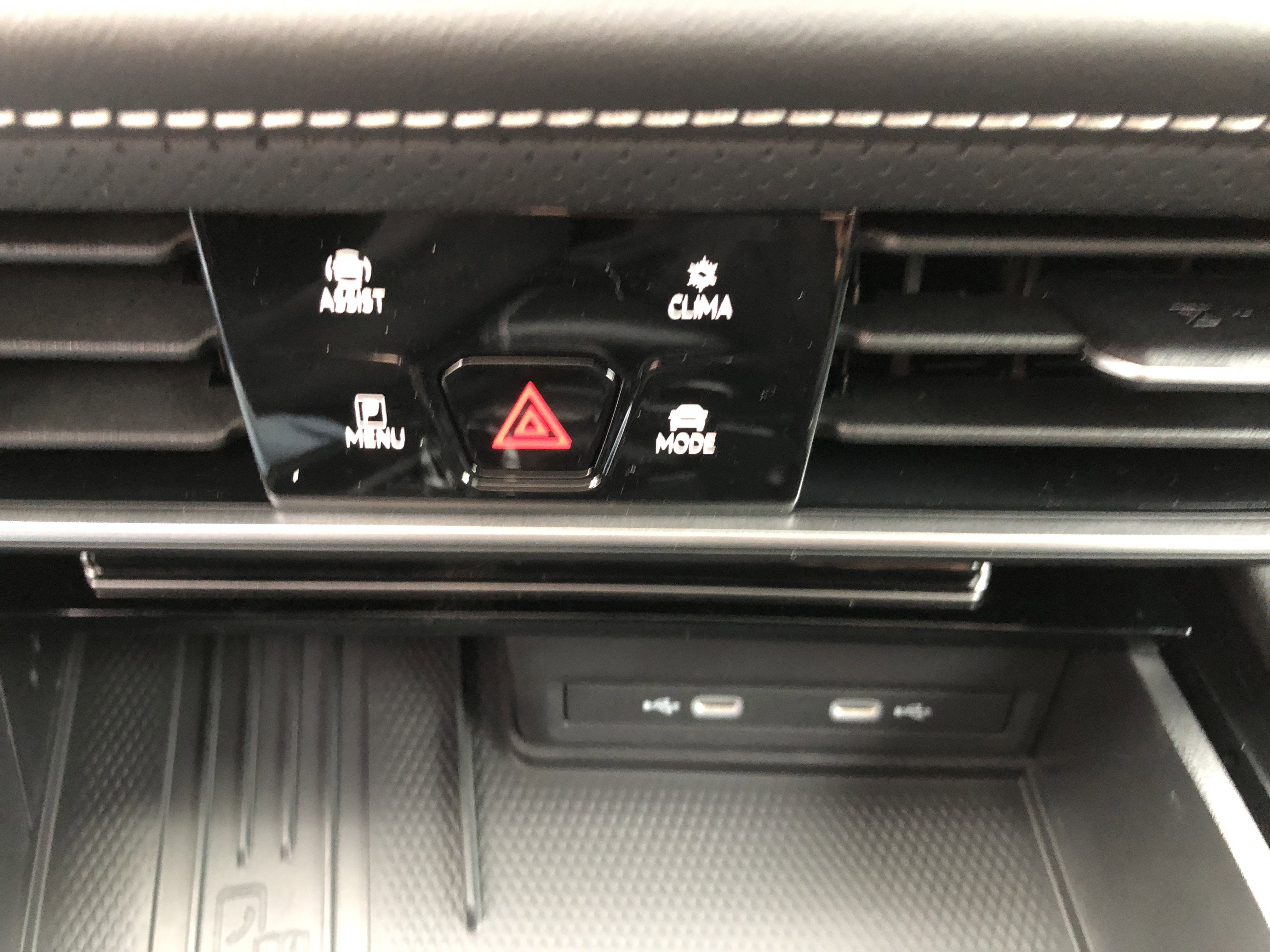 2026 Volkswagen Atlas 2.0T SE w/Technology w/panoramic sunroof and black wheel package