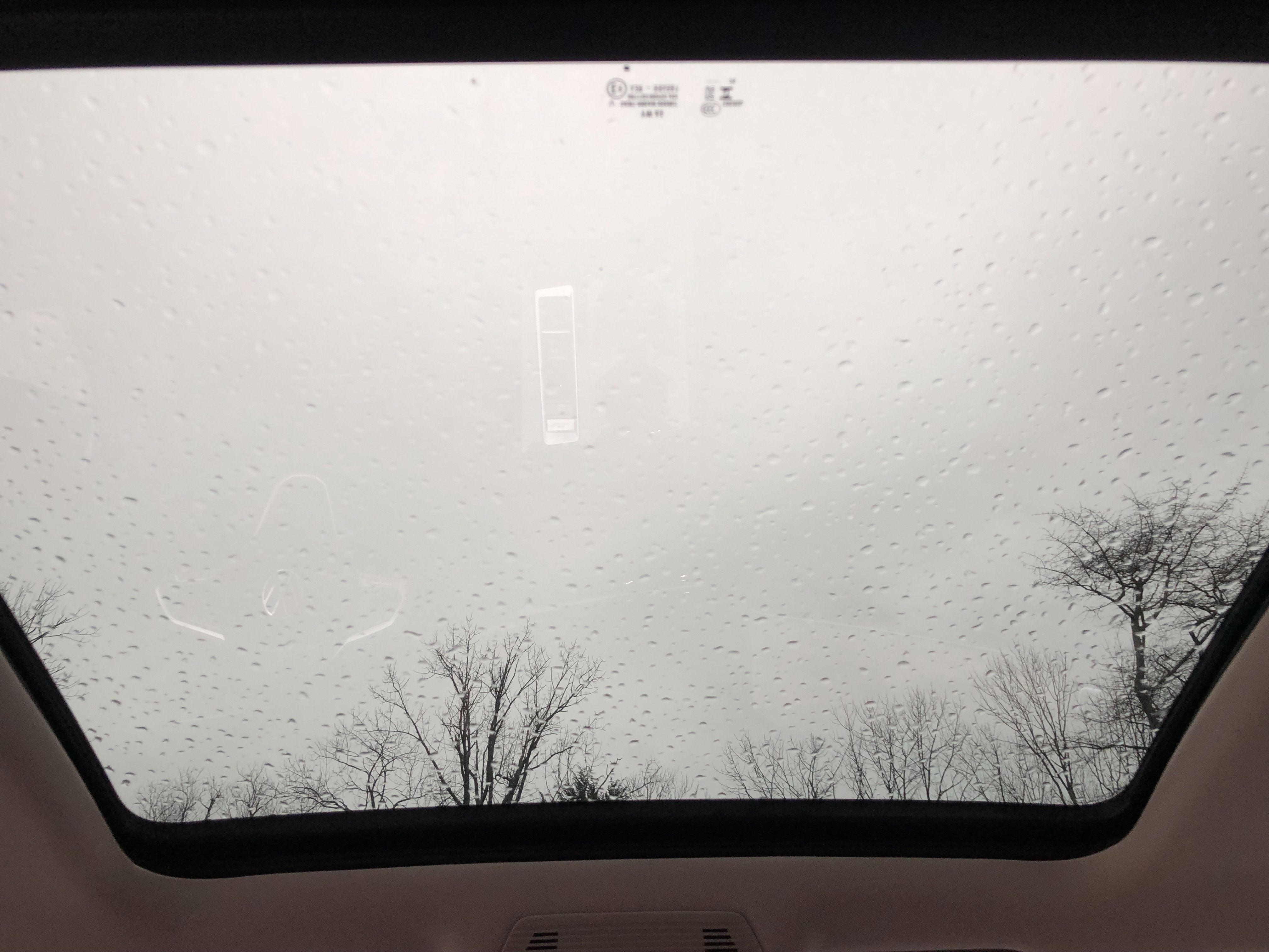 2026 Volkswagen Atlas 2.0T SE w/Technology w/panoramic sunroof and black wheel package