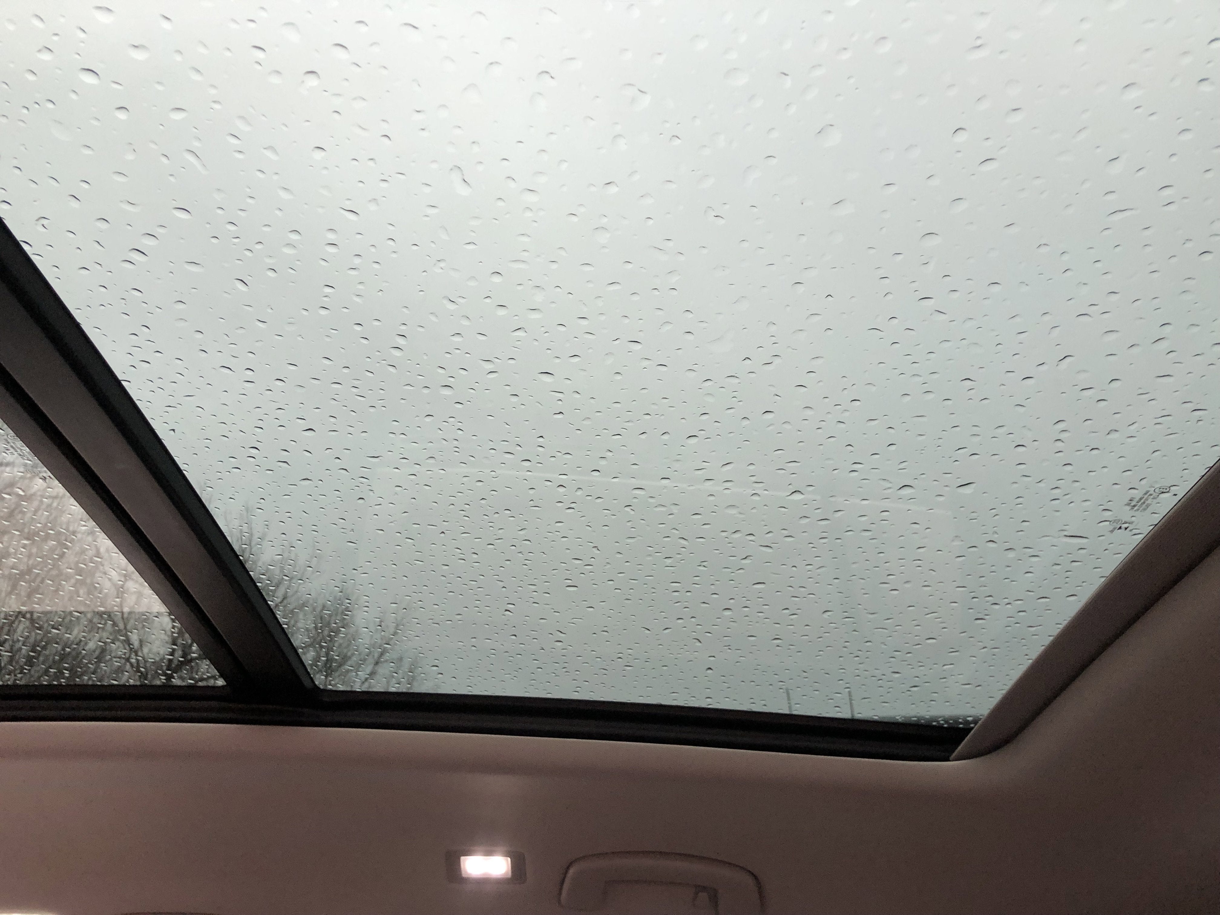 2026 Volkswagen Atlas 2.0T SE w/Technology w/panoramic sunroof and black wheel package