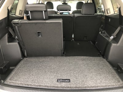 2026 Volkswagen Atlas 2.0T SE w/Technology w/panoramic sunroof and black wheel package