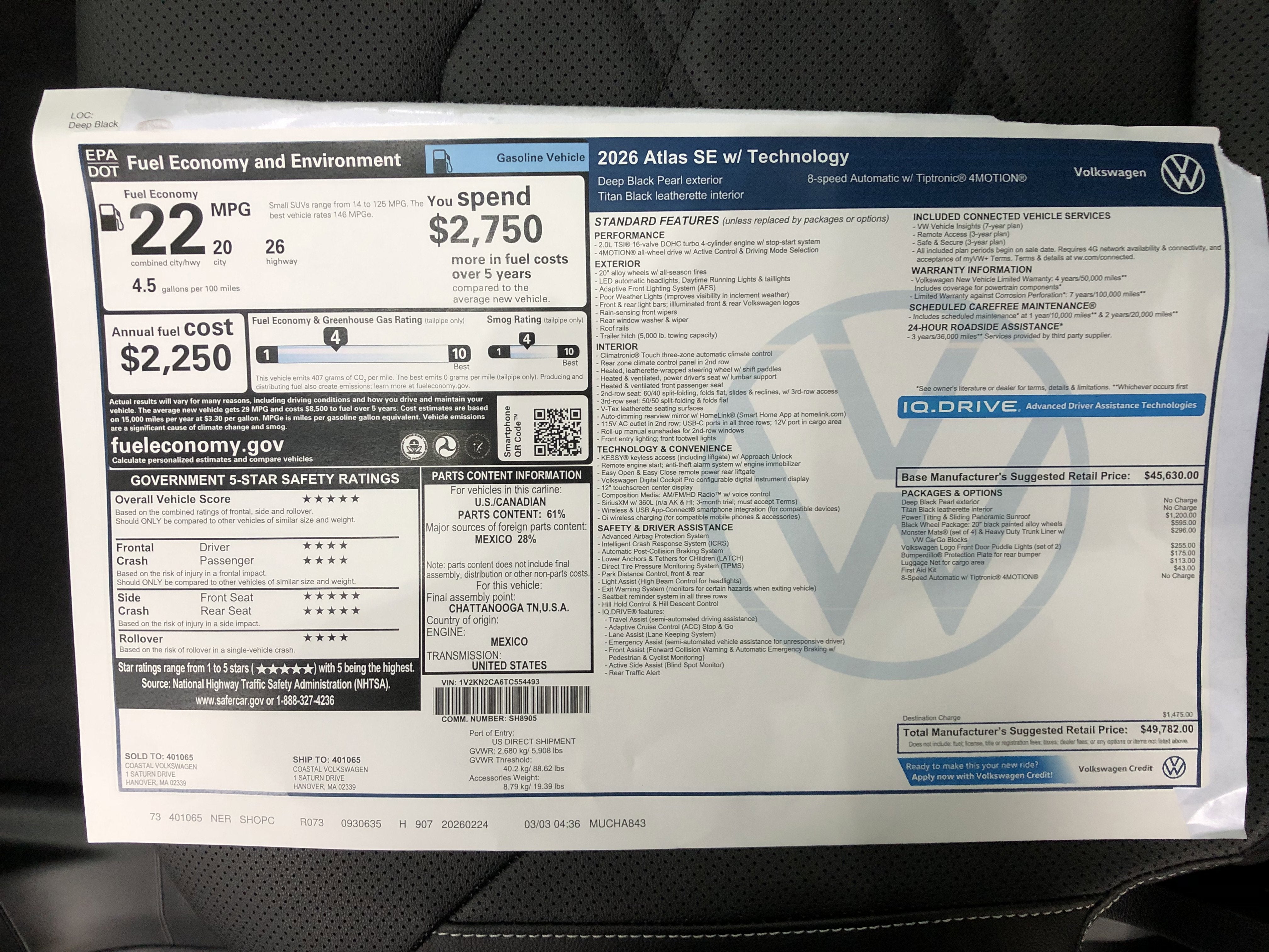 2026 Volkswagen Atlas 2.0T SE w/Technology w/panoramic sunroof and black wheel package