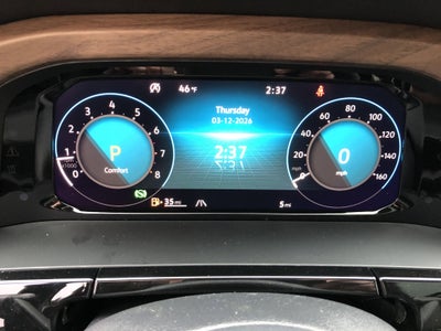 2026 Volkswagen Atlas 2.0T SE w/Technology w/panoramic sunroof and black wheel package