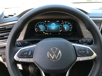 2026 Volkswagen Atlas 2.0T SE w/Technology w/panoramic sunroof and black wheel package