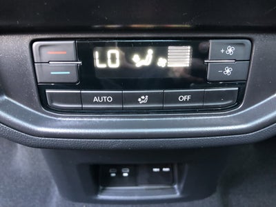 2026 Volkswagen Atlas 2.0T SE w/Technology w/panoramic sunroof and black wheel package