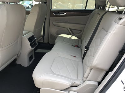 2026 Volkswagen Atlas 2.0T SE w/Technology w/panoramic sunroof and black wheel package