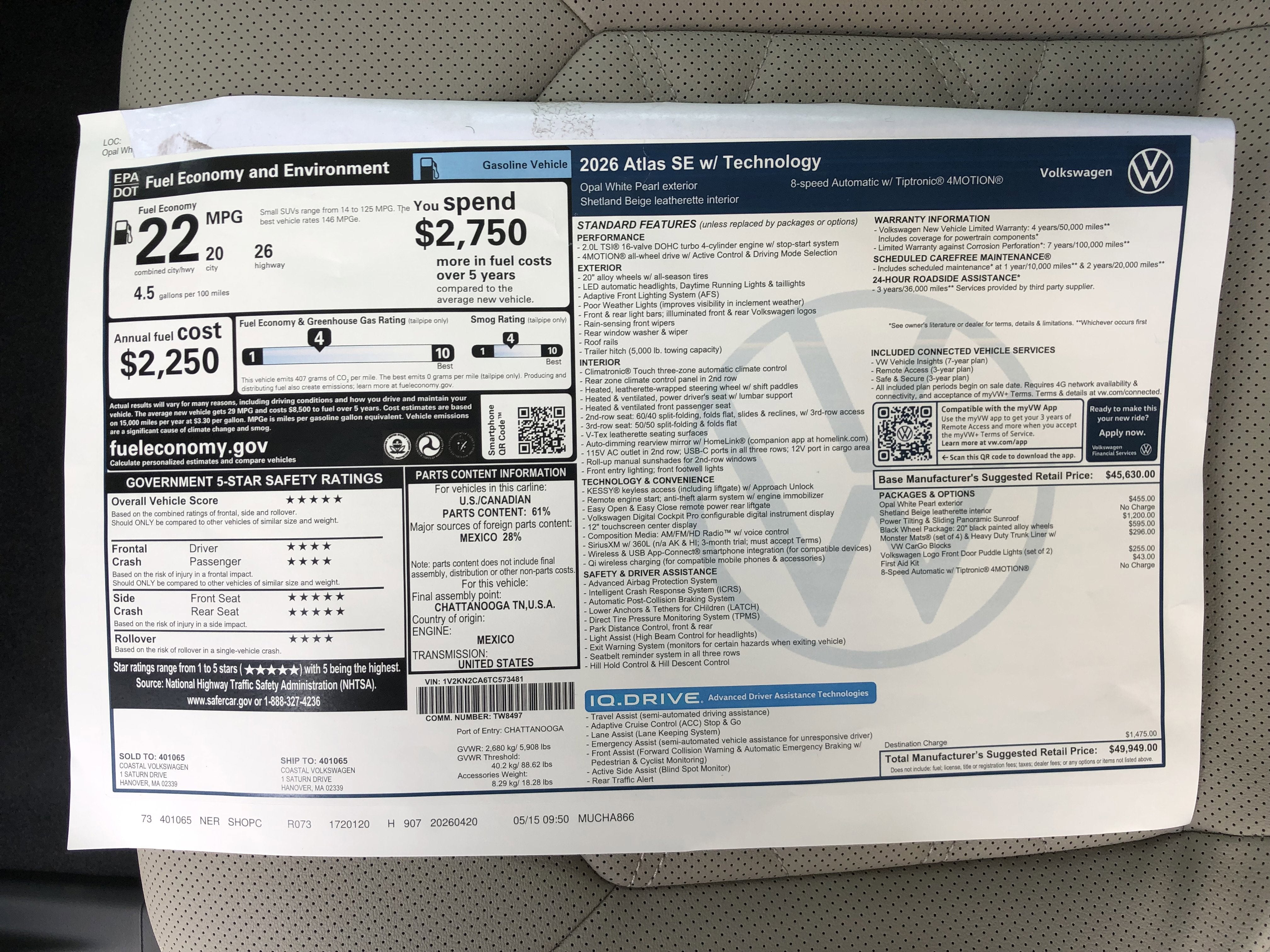 2026 Volkswagen Atlas 2.0T SE w/Technology w/panoramic sunroof and black wheel package
