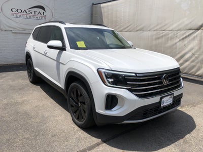 2026 Volkswagen Atlas 2.0T SE w/Technology w/panoramic sunroof and black wheel package