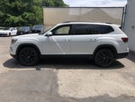 2026 Volkswagen Atlas 2.0T SE w/Technology w/panoramic sunroof and black wheel package