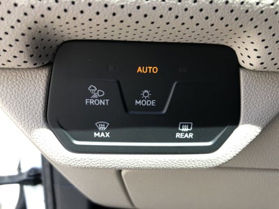 2026 Volkswagen Atlas 2.0T SE w/Technology w/panoramic sunroof and black wheel package
