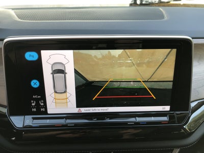 2026 Volkswagen Atlas 2.0T SE w/Technology w/panoramic sunroof and black wheel package