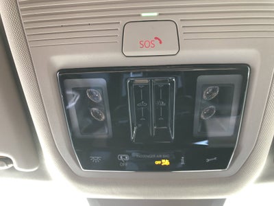 2026 Volkswagen Atlas 2.0T SE w/Technology w/panoramic sunroof and black wheel package