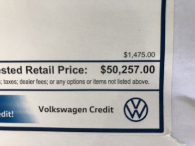 2026 Volkswagen Atlas 2.0T SE w/Technology w/panoramic sunroof and black wheel package