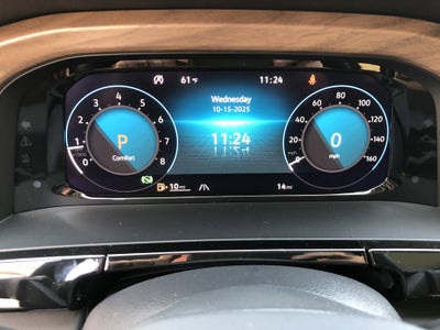 2026 Volkswagen Atlas 2.0T SE w/Technology w/panoramic sunroof and black wheel package