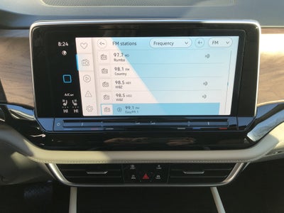 2026 Volkswagen Atlas 2.0T SE w/Technology w/captains chairs, panoramic sunroof and black wheel package