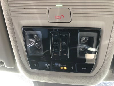 2026 Volkswagen Atlas 2.0T SE w/Technology w/captains chairs, panoramic sunroof and black wheel package