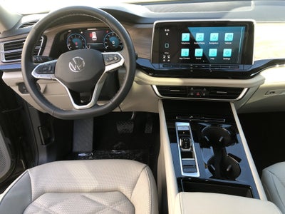 2026 Volkswagen Atlas 2.0T SE w/Technology w/captains chairs, panoramic sunroof and black wheel package