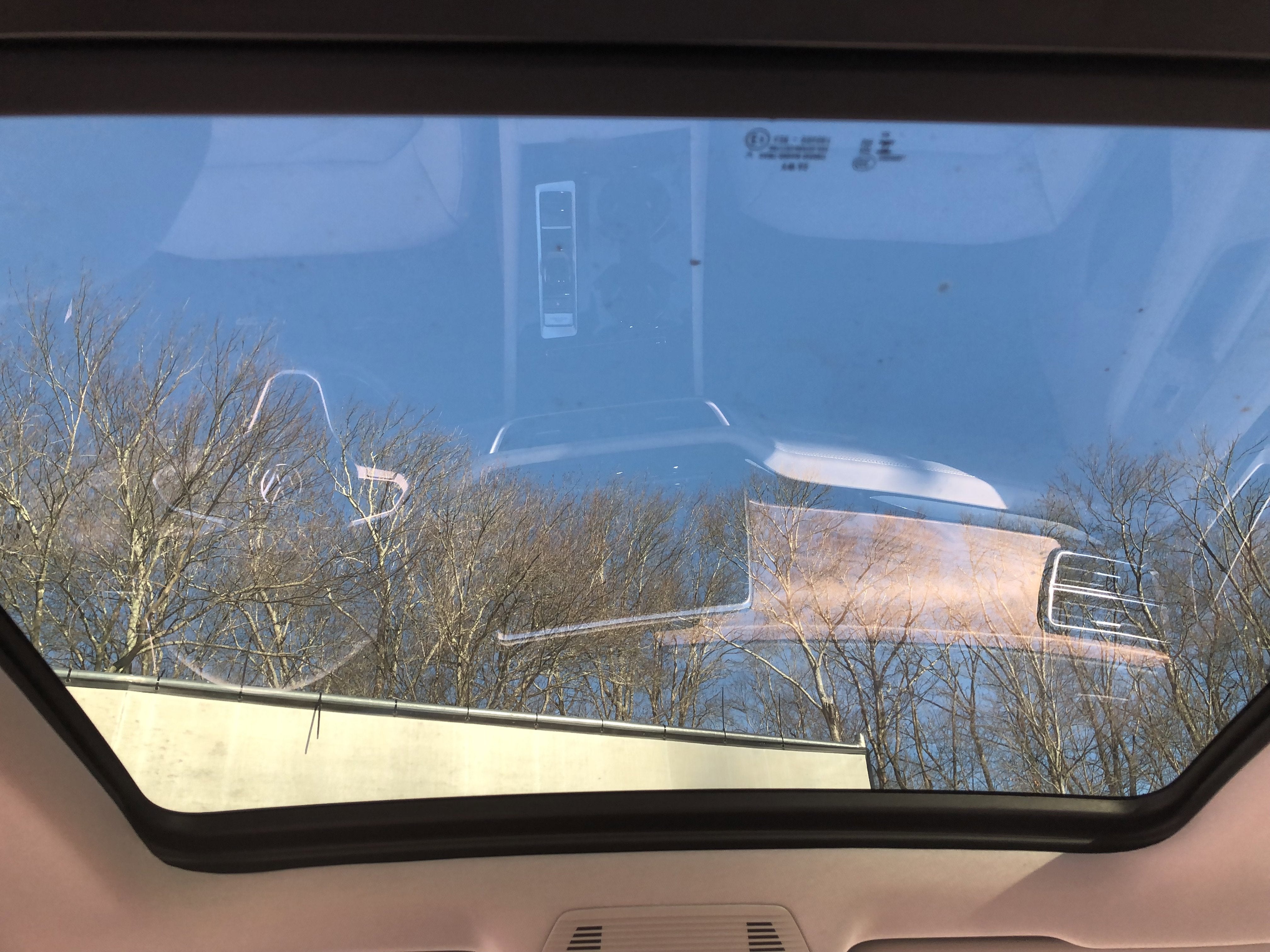 2026 Volkswagen Atlas 2.0T SE w/Technology w/captains chairs, panoramic sunroof and black wheel package