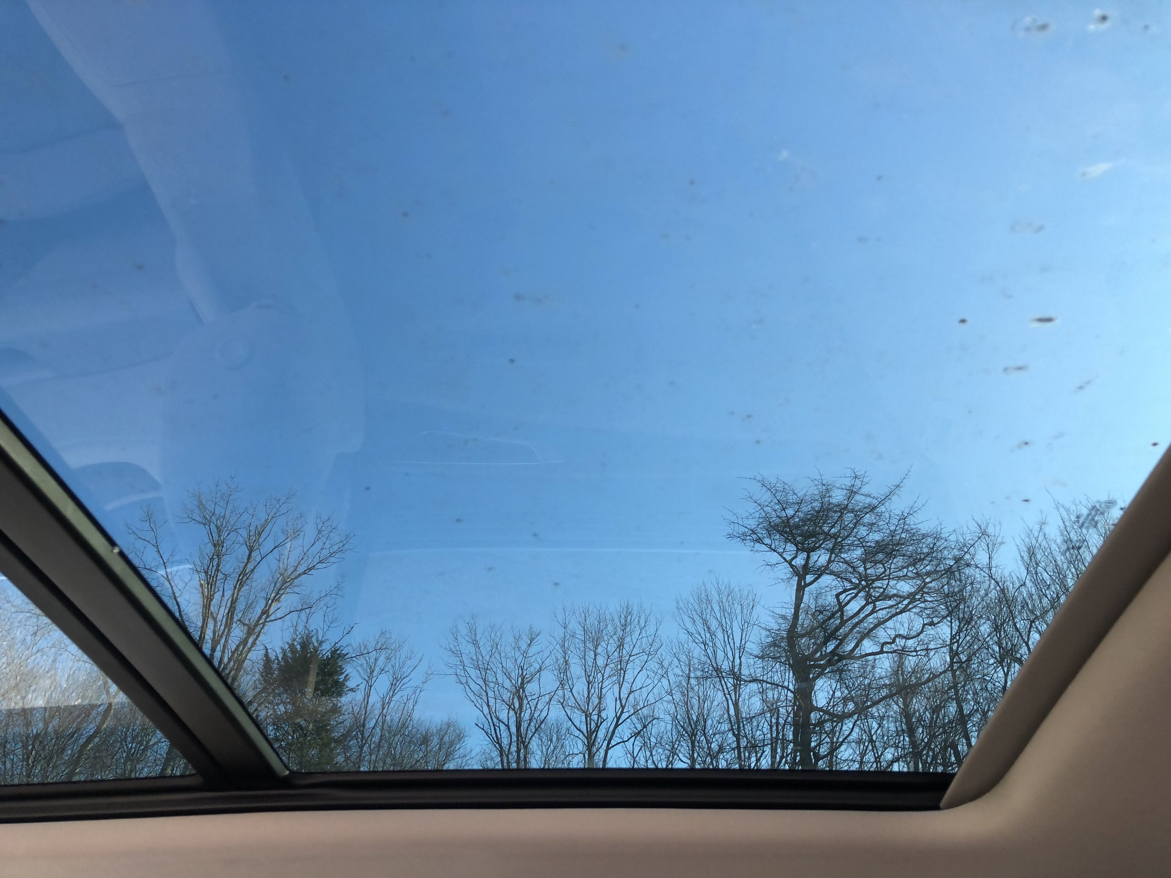 2026 Volkswagen Atlas 2.0T SE w/Technology w/captains chairs, panoramic sunroof and black wheel package