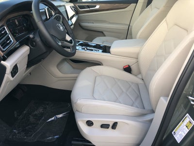 2026 Volkswagen Atlas 2.0T SE w/Technology w/captains chairs, panoramic sunroof and black wheel package