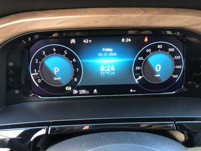 2026 Volkswagen Atlas 2.0T SE w/Technology w/captains chairs, panoramic sunroof and black wheel package