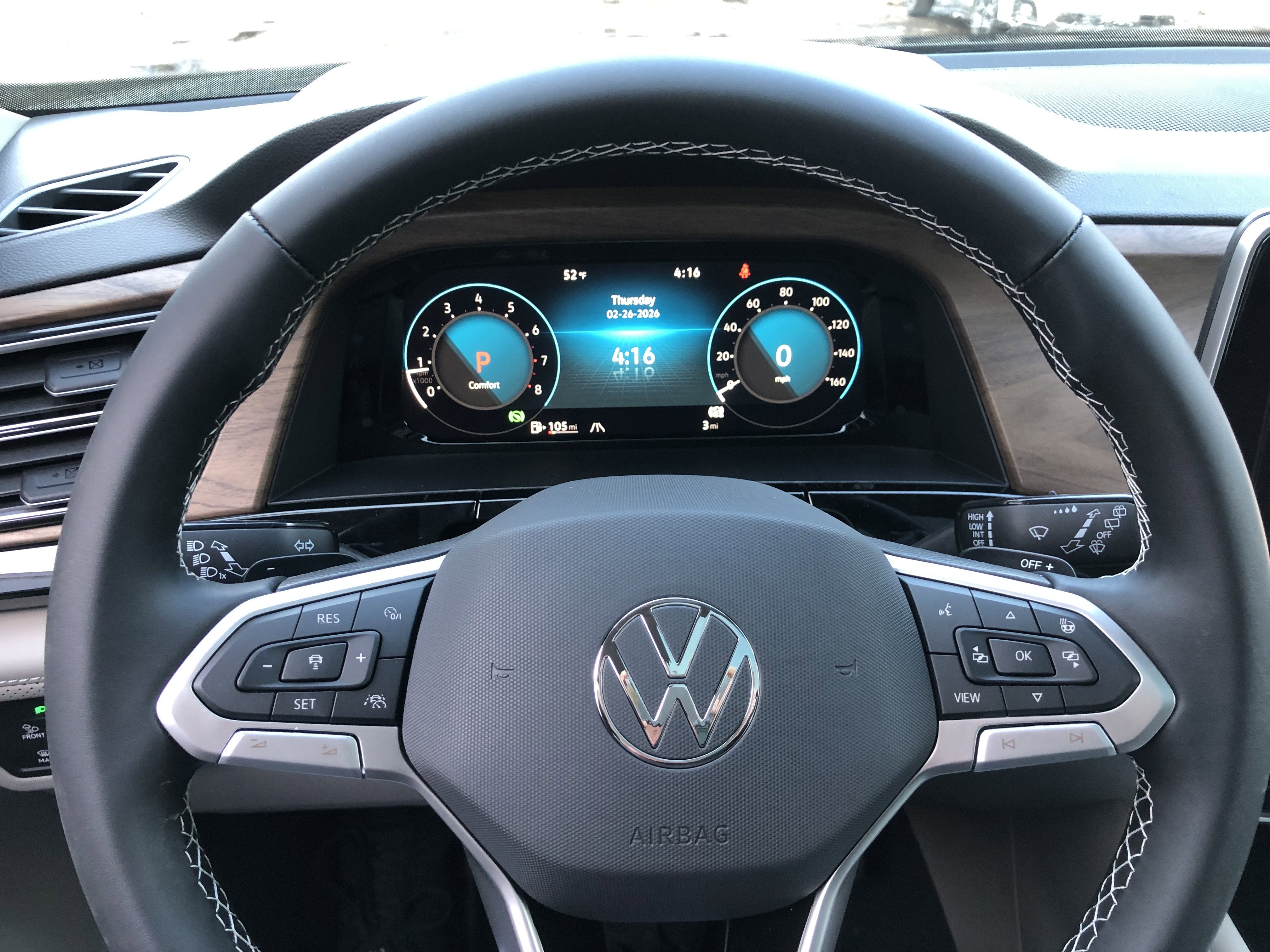 2026 Volkswagen Atlas 2.0T SE w/Technology w/panoramic sunroof