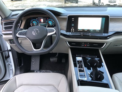 2026 Volkswagen Atlas 2.0T SE w/Technology w/panoramic sunroof