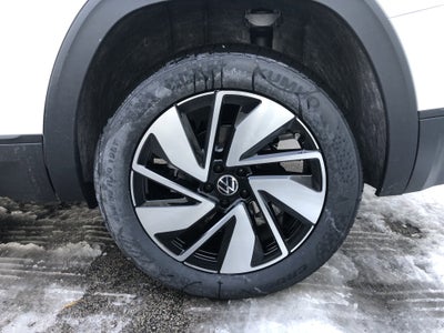 2026 Volkswagen Atlas 2.0T SE w/Technology w/panoramic sunroof