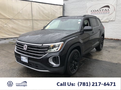 2026 Volkswagen Atlas 2.0T SE w/Technology w/panoramic sunroof and black wheel package