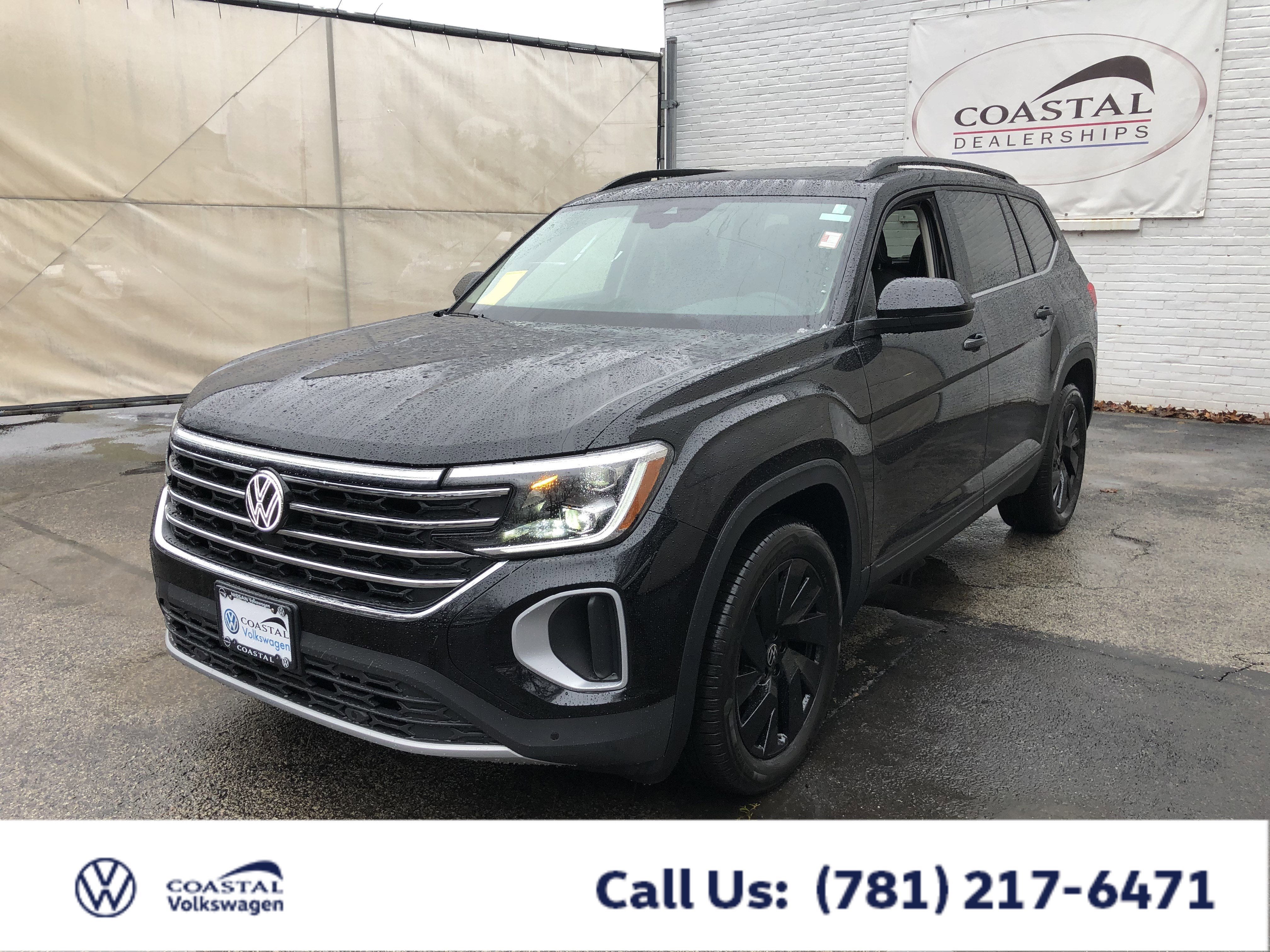 2026 Volkswagen Atlas 2.0T SE w/Technology w/panoramic sunroof and black wheel package