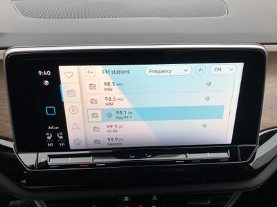 2026 Volkswagen Atlas 2.0T SE w/Technology w/panoramic sunroof and black wheel package