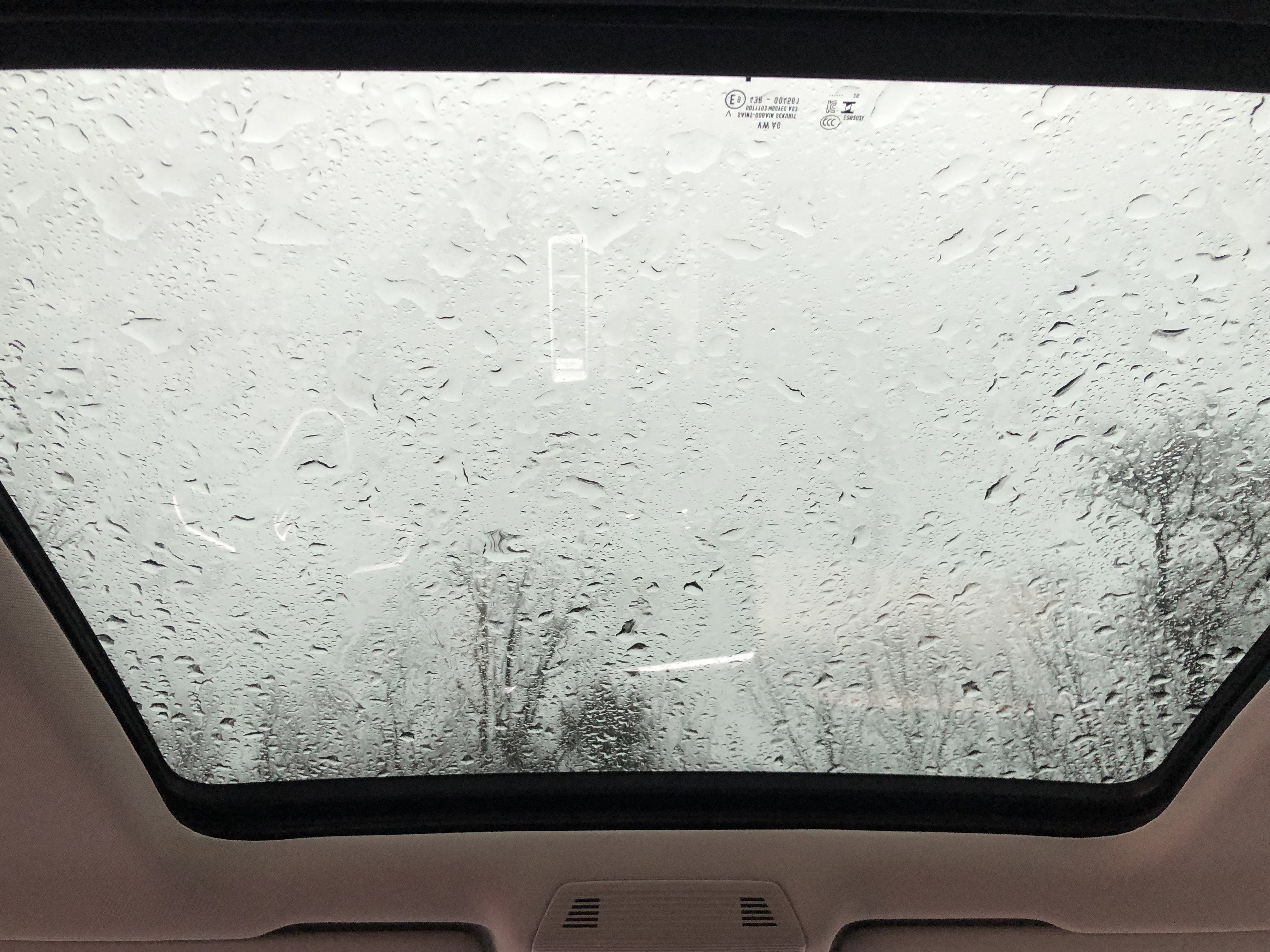 2026 Volkswagen Atlas 2.0T SE w/Technology w/panoramic sunroof and black wheel package